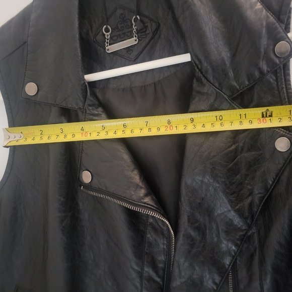 Jou Jou Edgy Vest - Picture 7 of 8